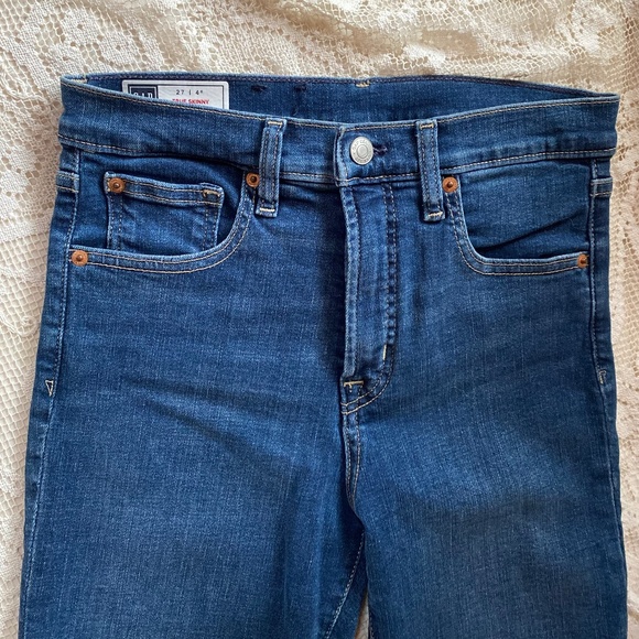 NWOT GAP Denim True Skinny High Rise Jeans - Picture 3 of 6